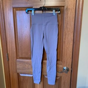 EUC Alo Yoga Airbrush Leggings
